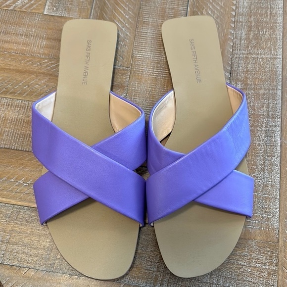 New SAKS FIFTH AVENUE Anne Crossover Bright Purple Leather Flats Sandals - Picture 1 of 6